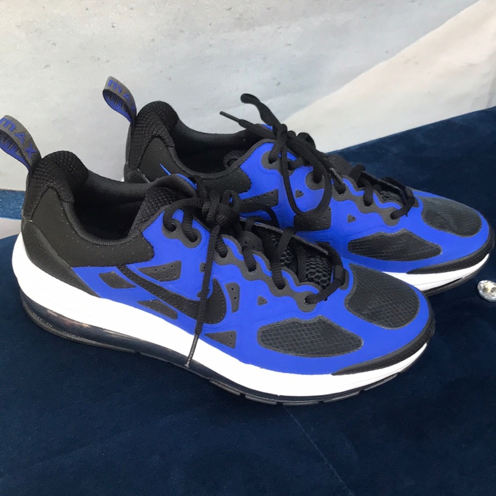 Boys Nike airmax